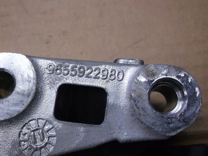 фото №7, Citroen ds4 1,6 thp 200 km подушка лапи двигуна