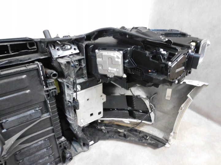 фото №14, Audi a3 8v sedan s line рестайлинг 8v5 перед бампер лампы капот pas полный led