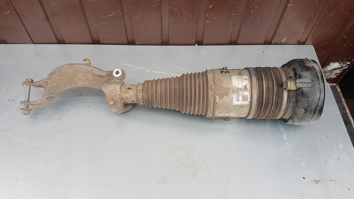 фото №1, Амортизатор праві vw touareg iii 4.0tdi 4m4616039k