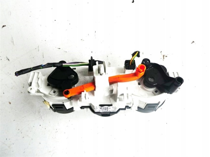 фото №14, Панель климат-контроля peugeot 2008 96722483zd