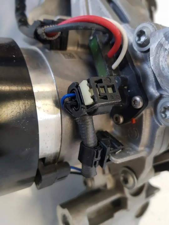 фото №12, Новая насос воды термостат кронштейн лапи крепление bmw f30 x1 u11 u06 847194