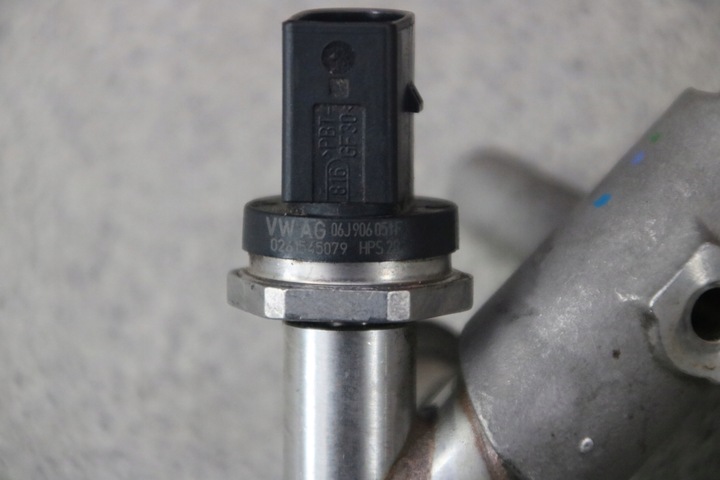 фото №7, Audi a4 a6 a8 планка впрыскивающий датчик 06e130089aa