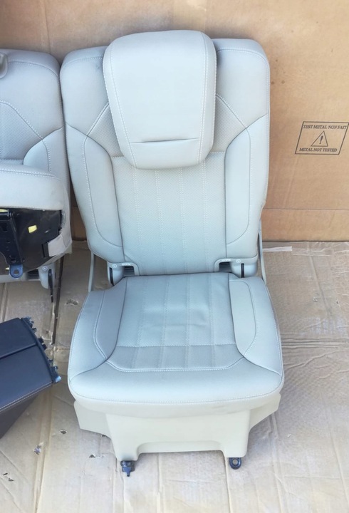 фото №13, Mercedes gl x166 диван зад 4 x обшивки перед зад krem светлый без гидроусилителя 3 rzędu