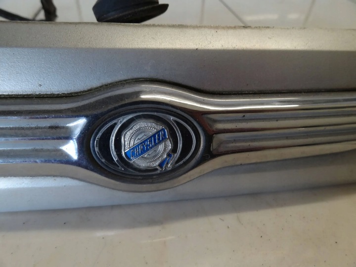 фото №3, Chrysler pacifica 04 crossover накладка кришки багажника зад задня