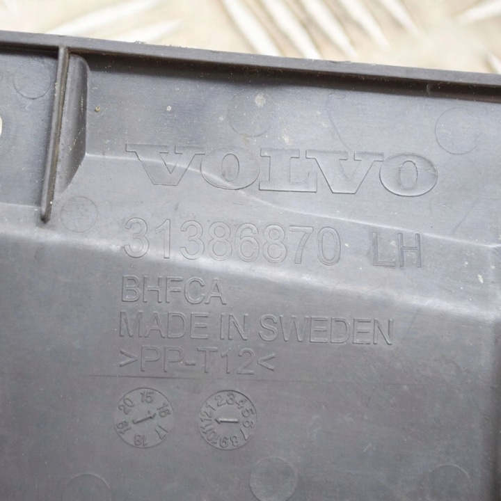 фото №6, Volvo s90, v90 2017 перед сторона левая планка / накладка na крыло переднее