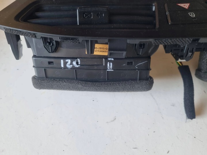 фото №8, Hyundai i20 ii решітка повітропровід середня dekor рамка 84740-c8050 14-16 r