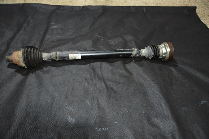 фото №1, Піввісь права vw passat b8 3q0407272al