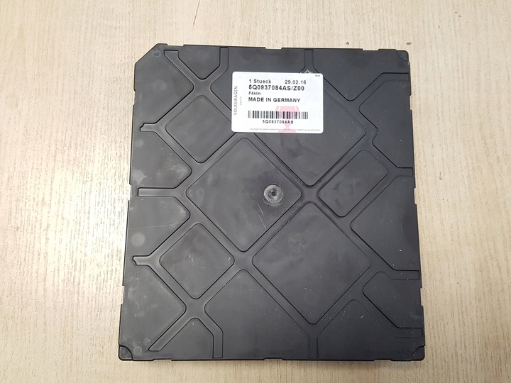 фото №1, Vw golf 7 модуль комфорту 5q0937084as z00 бортовою мережаю новий оригінальний номер