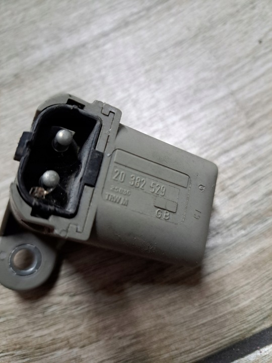 фото №3, Датчик замикання замка кабіни volvo fh 12 fh 13 fm 9