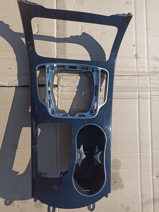 фото №1, Туннель dekor рамка средняя рычаг переключения передач коробки передач механическая коробка передач mercedes w205 c-klasa