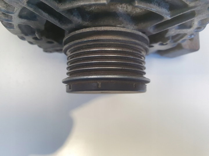 фото №9, Генератор volvo s40 ii v50 2.4 d5 _ 0121615014 bosch 30773111