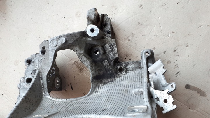 фото №7, A4 b9 8w кронштейн крепление санки правые a5 8w