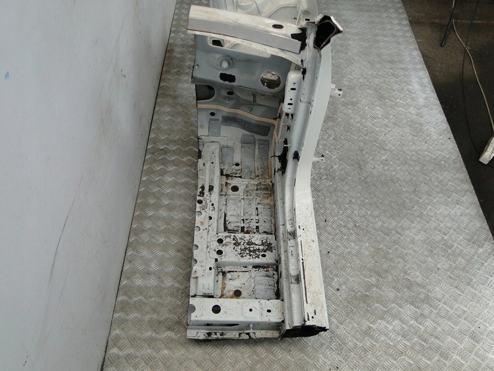 фото №4, Четверть правая перед mercedes e класс w213