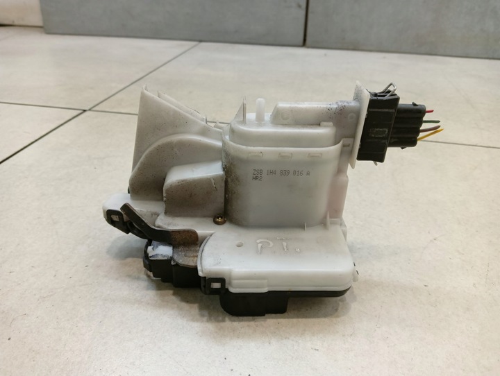 фото №1, Замок правые зад vw golf iii 1h4839016a