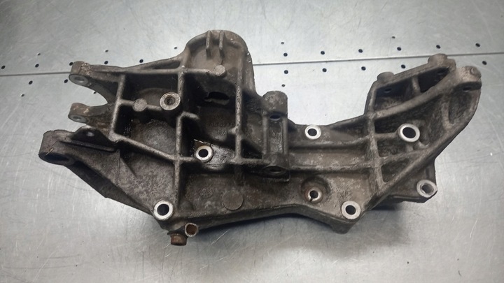 фото №1, Лапи двигателя audi a4 b5 1.8t 99r 058145523d