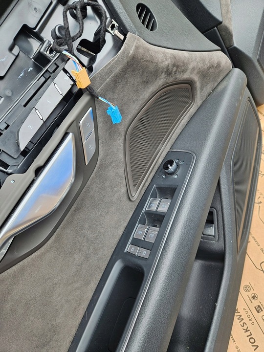 фото №16, Audi a8 d5 4n довгий сидіння диван підлокітники оббивка обшивки шкіра захист колонки