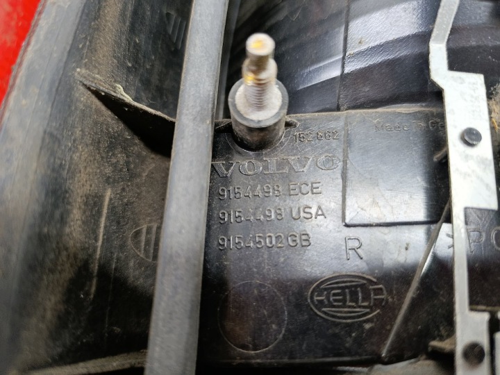 фото №8, Фара задняя правая volvo v70 ii 9154498 hella универсал