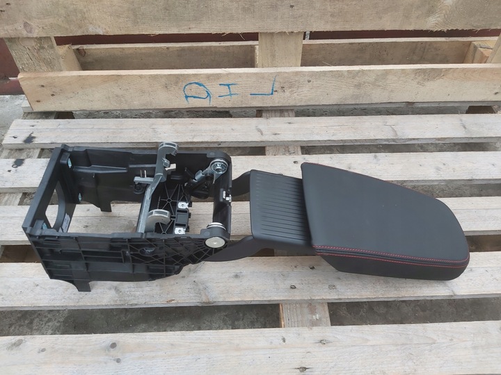 фото №1, Підлокітник skoda octavia 3 4 2023 5e3864207svb