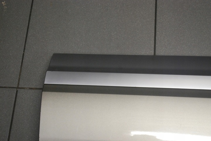 фото №8, Нижня планка двері лівий зад audi q7 4m0853969b