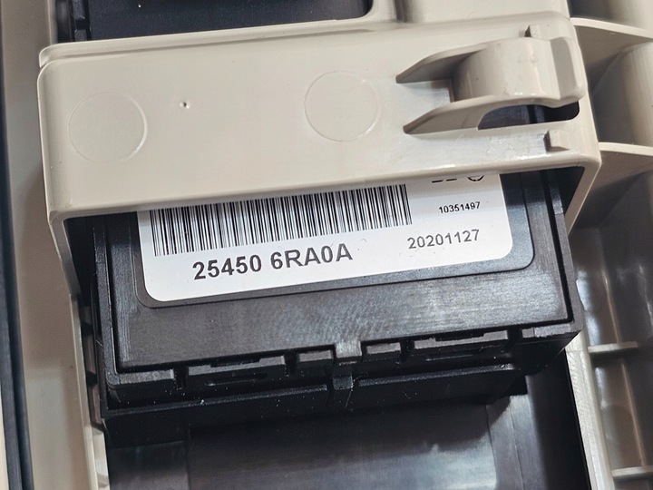 фото №10, Mitsubishi outlander iv 21- лампа потолок 264306ra0a usa