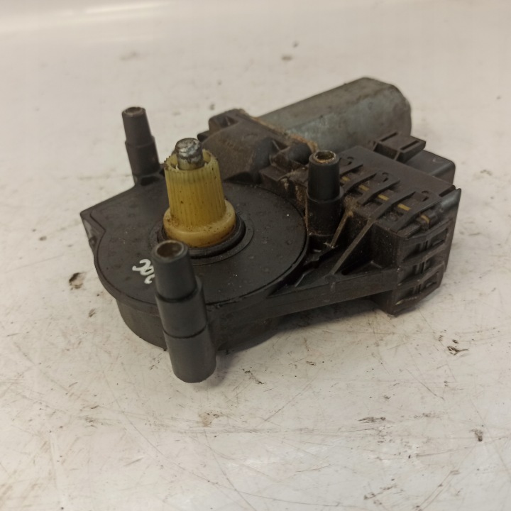 фото №7, Audi a6 c5 моторчик стёкла левые перед 0130821775