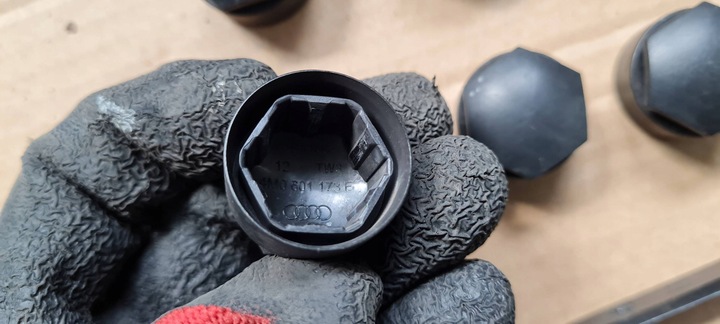 фото №11, Rs5 8w рестайлинг s5 a5 колпачок болты колёса 20штук 4m0601173c a4 b9 q8 q7 4m a6