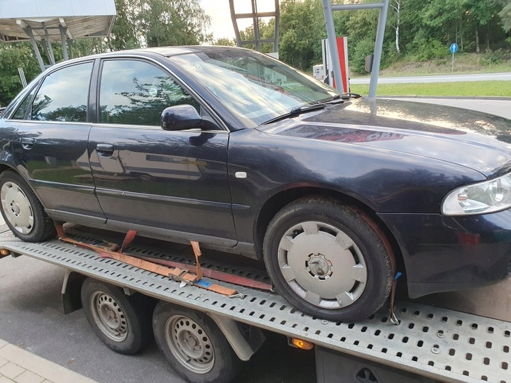 фото №16, Лампа стеля audi a4 b5 sedan 2,4 benz рестайлінг