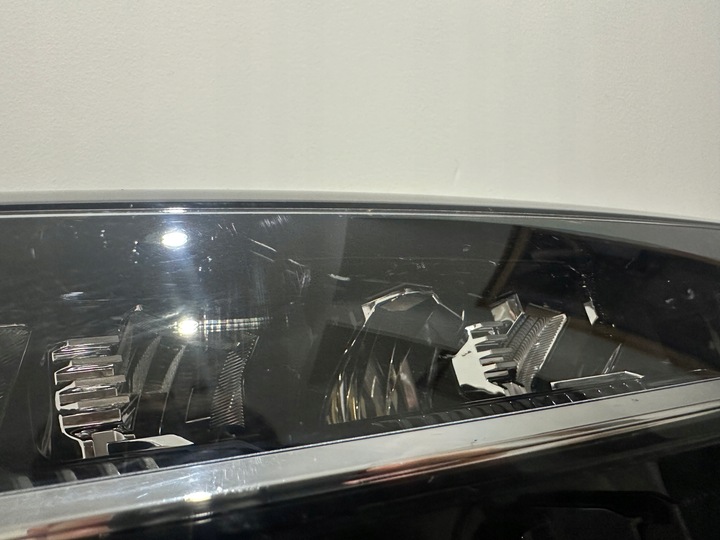 фото №6, Renault megane v e-tech лампа права європа 260102443r