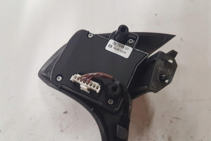фото №7, Кнопки руль mazda 6 estate gh 03744420 2.0l дизель 103kw 2009
