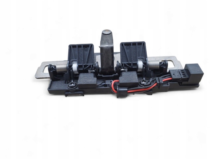 фото №5, Audi q7 4m 80a827507 петля блокировка задней крышки