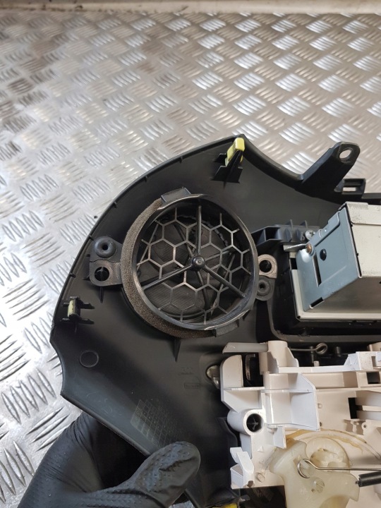 фото №7, Дисплей радио 86110-0d040 панель воздуховод решётки toyota yaris i 03r-