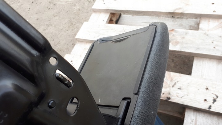 фото №12, A4 b8 s4 рестайлінг підлокітник перед шкіра чорна