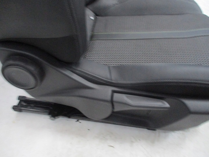 фото №9, Оббивка pół шкіра сидіння peugeot 2008 19r