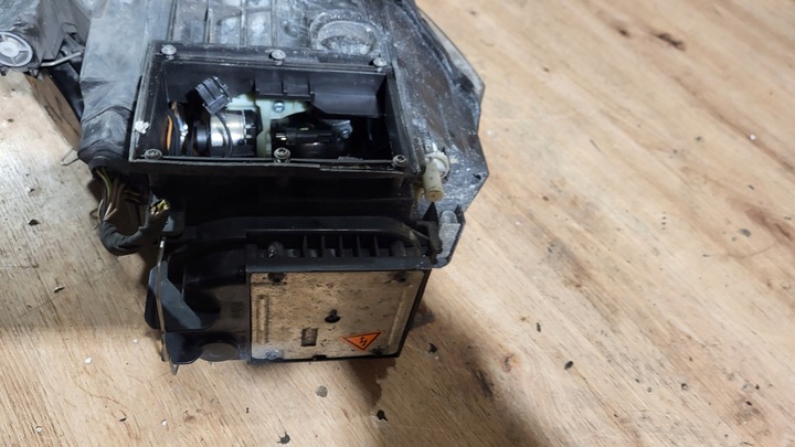 фото №12, Лампа лівий перед bixenon поворотний vw passat b6 05- європа 3c0941751g