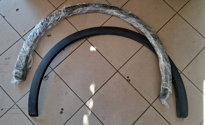 фото №1, Планка накладка крыльев зад audi q5 ii 80a853818 80a853817