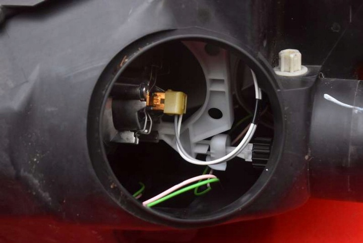 фото №9, Фара правые лампа перед uk 162982-00 citroen c4 picasso 06-13