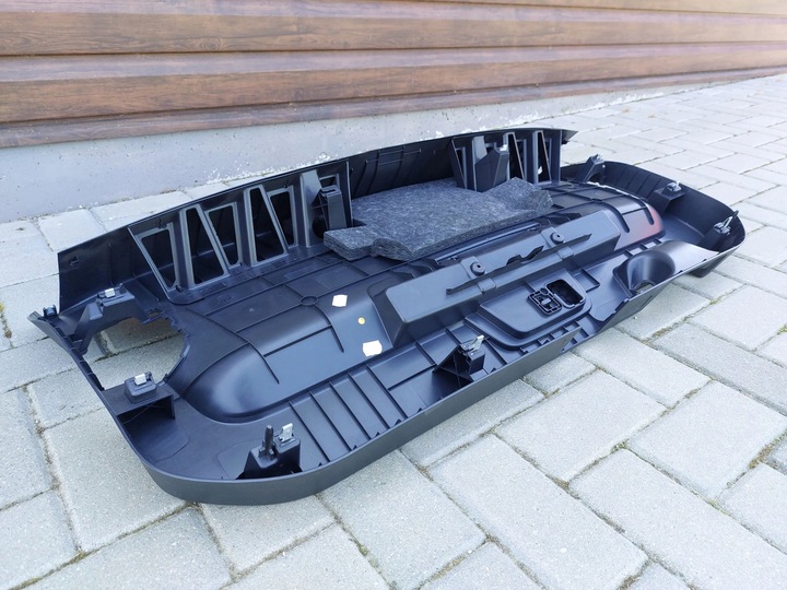 фото №6, Volkswagen passat b8 2016 обшивка / оббивка задньої кришки багажника