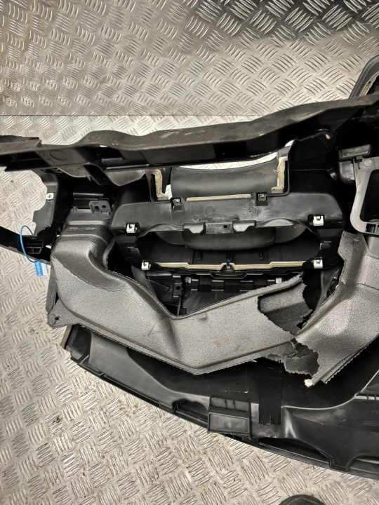 фото №13, Торпедо консоль подушка подушка пассажира vw tiguan ii 2 5na eu