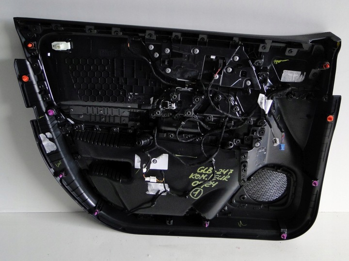 фото №15, Mercedes glb x247 247 оббивка боковина двері передні праві червона nić