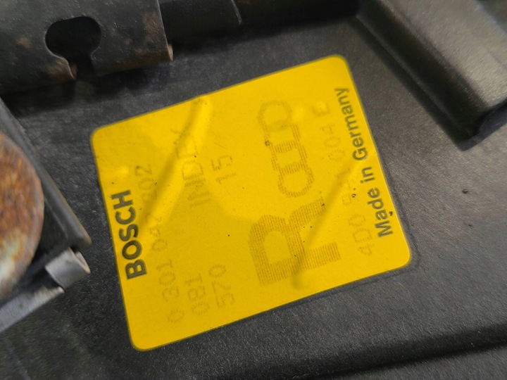 фото №12, Audi a8 s8 d2 4d 2000 перед сторона права лампа передня