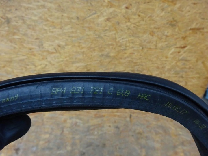 фото №3, Audi a3 8p 8p4 5d sportback прокладка двері права перед передня 8p4831721c