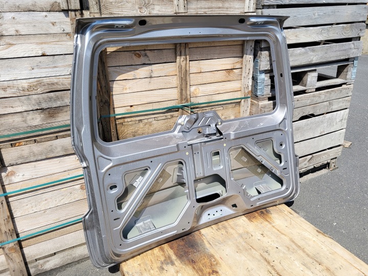 фото №10, Крышка багажника серебряная volkswagen vw caddy 2k7