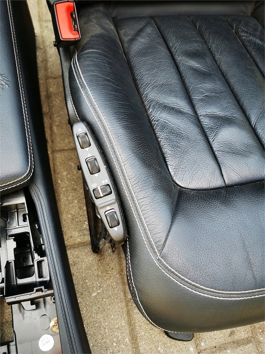 фото №9, Mercedes cls w218 x218 рестайлінг універсал салон сидіння диван обшивки європа