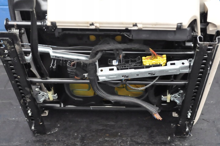 фото №11, Mercedes w212 сиденье левый перед кожа англичанин