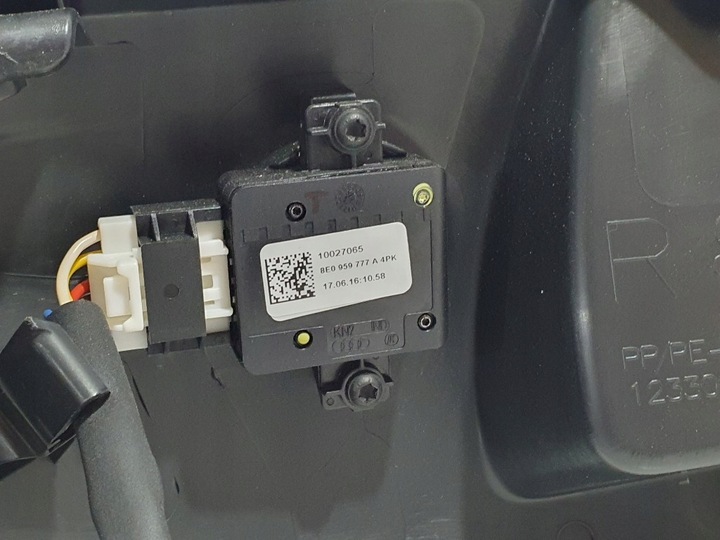 фото №8, Audi a3 8v рестайлинг жгут корпус защита сиденья пассажир lędźwia комплект