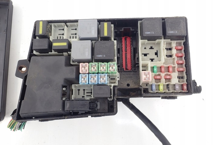 фото №4, C-max 1.8 коробка предохранителей 3m5t-14142-ab