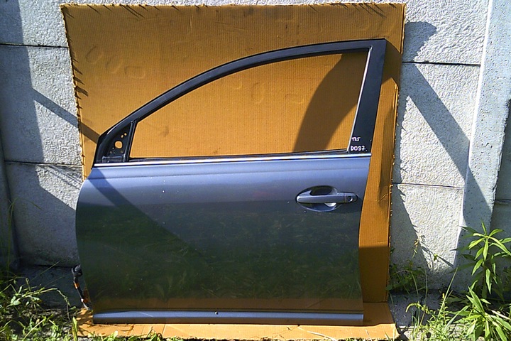 фото №1, Toyota avensis t25 03-09 двері ліві передні 1f6