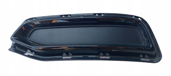 фото №1, Audi a6 c8 s-line права решітка бампера зад 4k0807320a