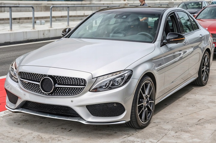 фото №4, Mercedes c-class w205 14-18 хромированная планка бампера средняя a2058851574