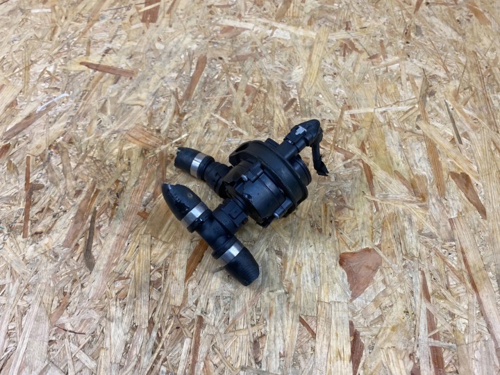 фото №5, Додатковий водяна помпа  bmw f39 f45 f46 f48 mini f55 f56 f57 f60 8486848